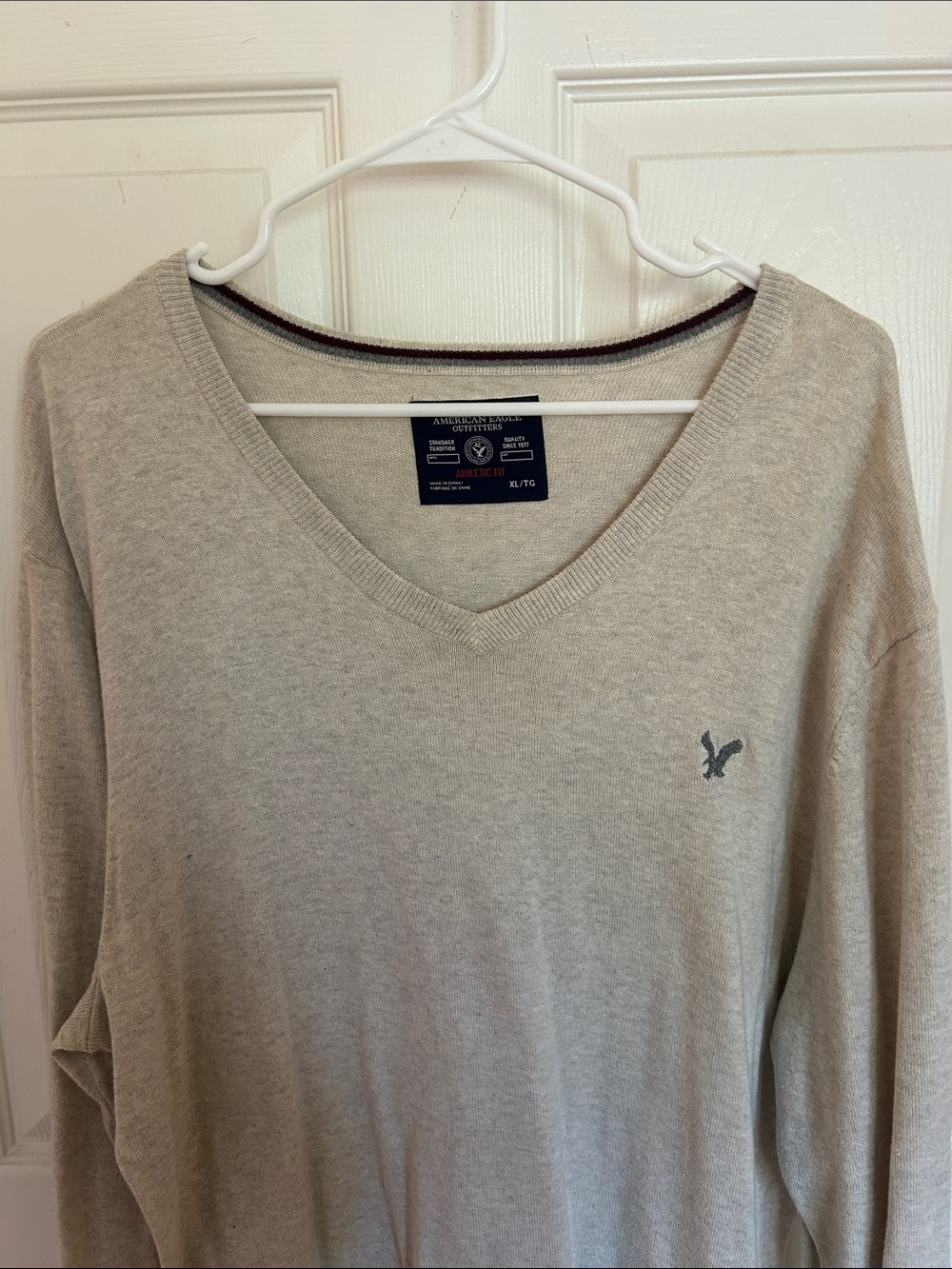 American Eagle Outfitters Men’s V-Neck Sweater in Light Beige with Grey Logo